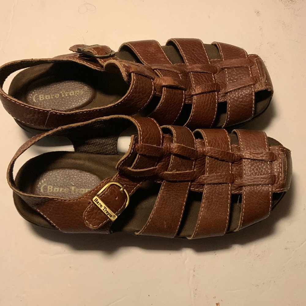 BareTraps Brown Leather Fisherman Sandals